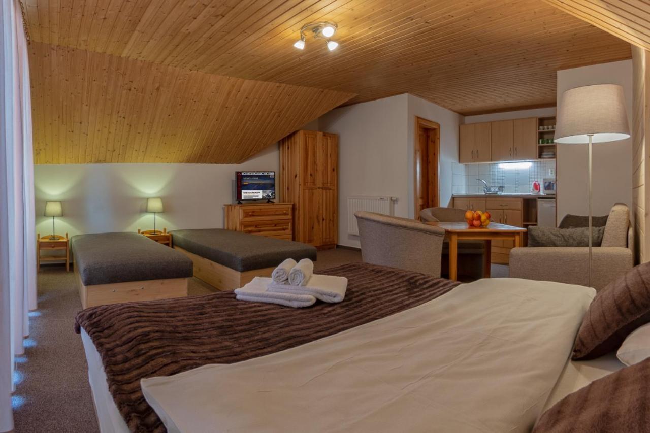 Apartmany A Studia Villa Flora Liptovska Sielnica Bagian luar foto