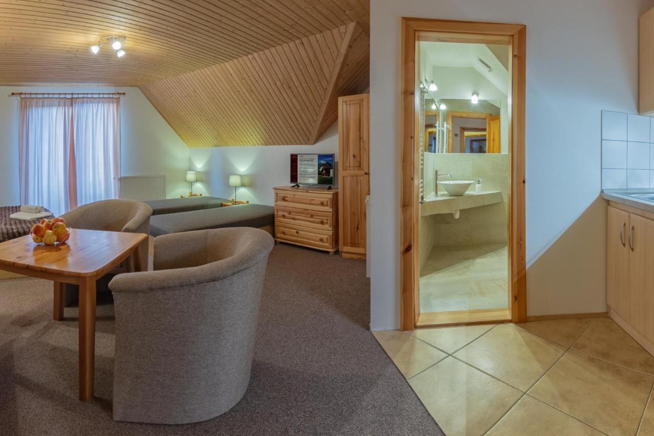 Apartmany A Studia Villa Flora Liptovska Sielnica Bagian luar foto