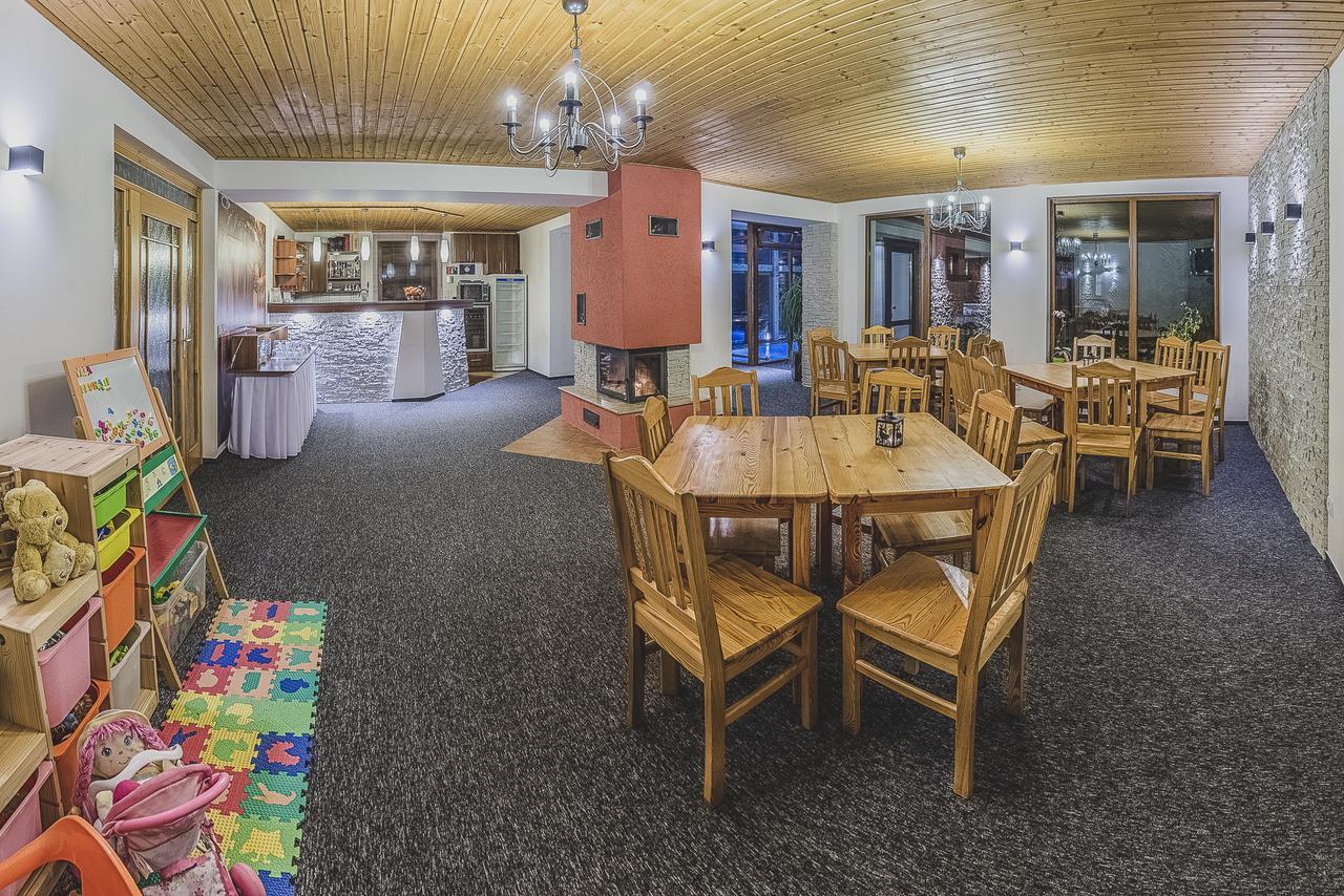 Apartmany A Studia Villa Flora Liptovska Sielnica Bagian luar foto