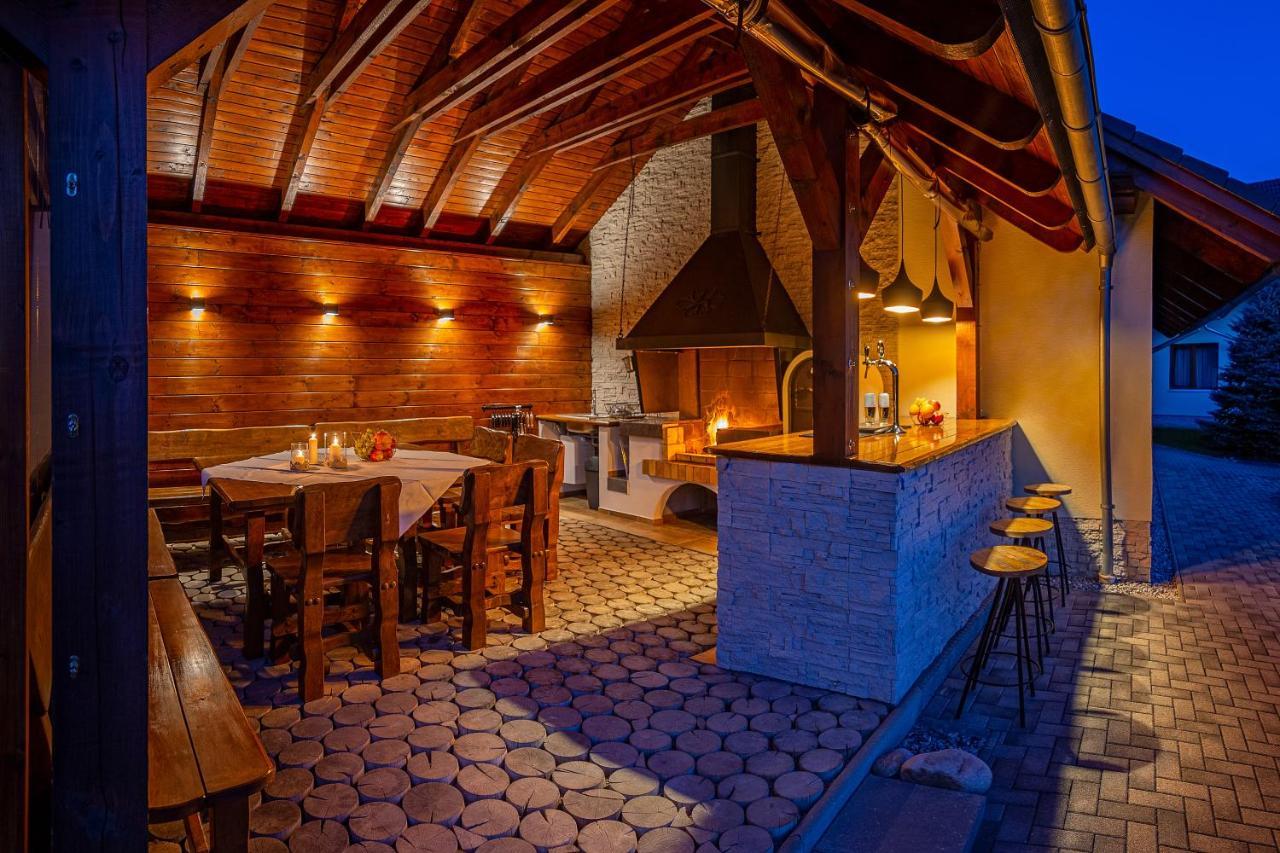 Apartmany A Studia Villa Flora Liptovska Sielnica Bagian luar foto